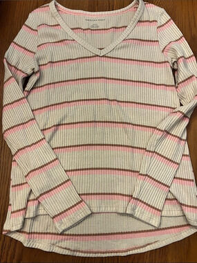 American Eagle Striped V-Neck Sweater in Pink & Beige Like New